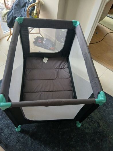 travel cot