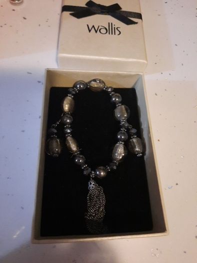 matching beaded bracelet and earring set from wallis