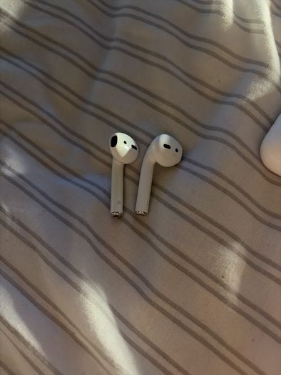 2nd Gen Airpods