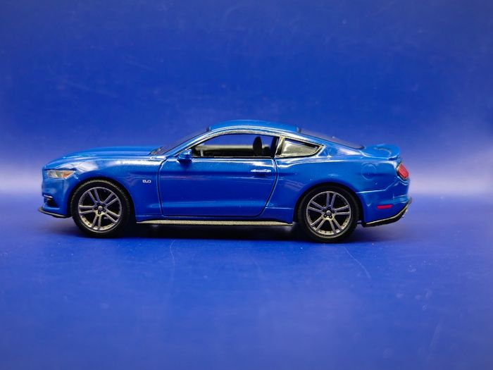 Kinsmart 2015 Ford Mustang GT, new, mint.