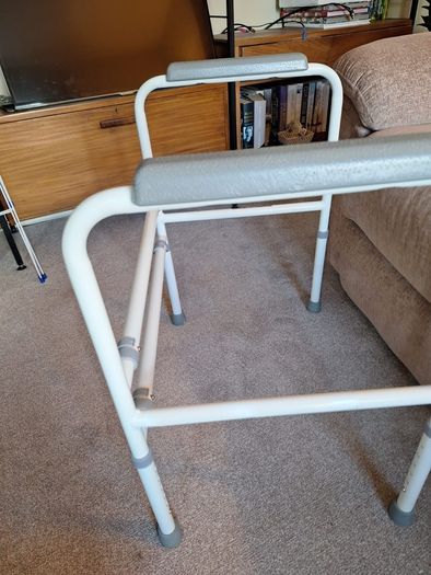 Toilet Frame