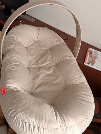 Cozy lounger with activity arch - Done By Deer