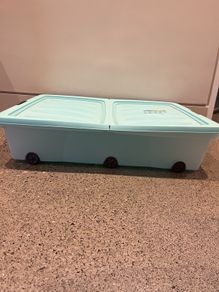 Storage box