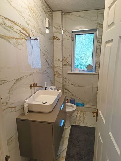 bathroom vanity unit and sink
