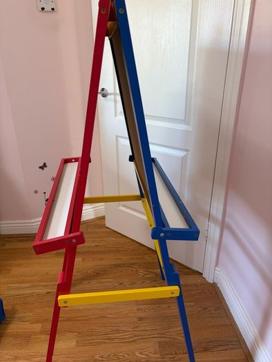 Kids wooden easel