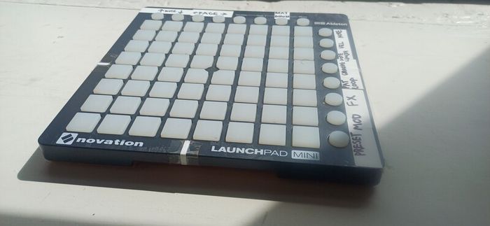 2x Novation MK2 Launchpad Mini