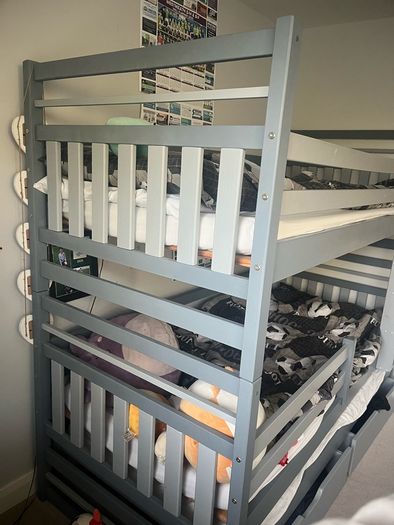 Triple bunk beds