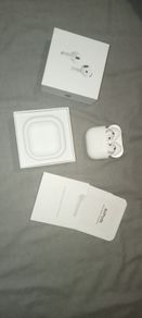 airpod 4 pro noise cancelling
