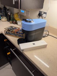 Nespresso Vertuo Pop (with descale kit, coffee pods)