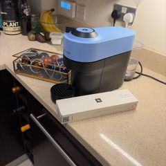 Nespresso Vertuo Pop (with descale kit, coffee pods)