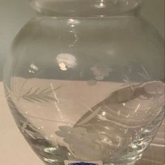 Duiske Irish etched glass vase with original sticker