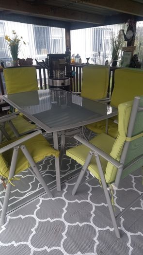 Garden table, 6 chairs with cushions