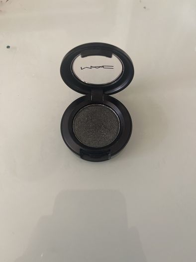 MAC eyeshadow 90%new
