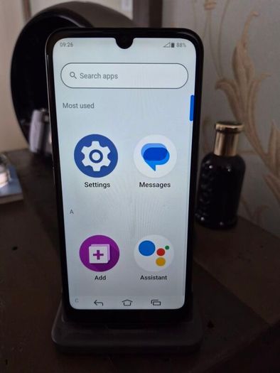 Doro 8100 smartphone