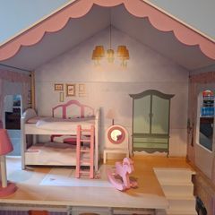 Large doll's house