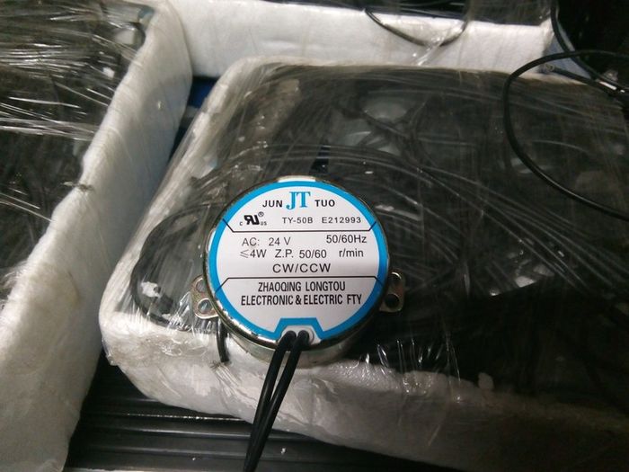 Lighting motors each