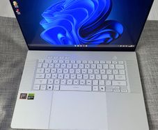 Asus Rog Zephyrus G16 - 32gb Ram / 2tb / Rtx5070