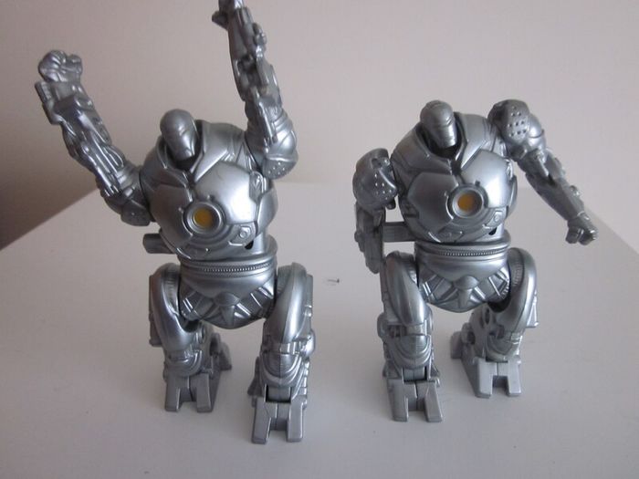 Pair of  Iron Man Wind Up Figures Burger King 2007