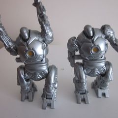 Pair of  Iron Man Wind Up Figures Burger King 2007