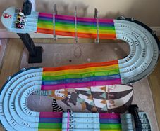 Hot Wheels Mario Kart Rainbow Road Raceway Set
