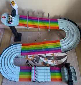 Hot Wheels Mario Kart Rainbow Road Raceway Set