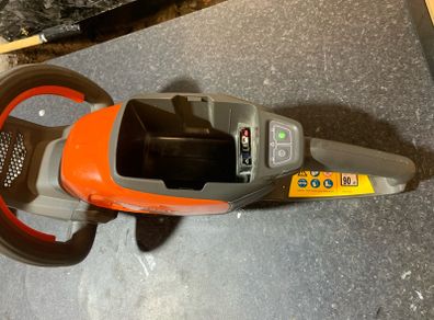 Husqvarna 115iH45 Hedge utter bat, & Charger