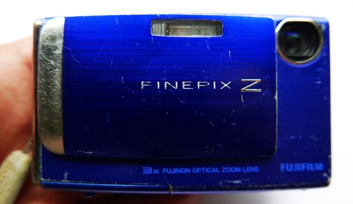 Fujifilm FinePix Z10fd 7.2 MP Digital Camera Blue - Working