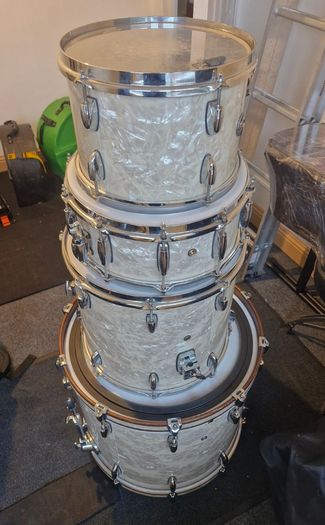 Grestch Renown drumkit (4 piece) with hardcases