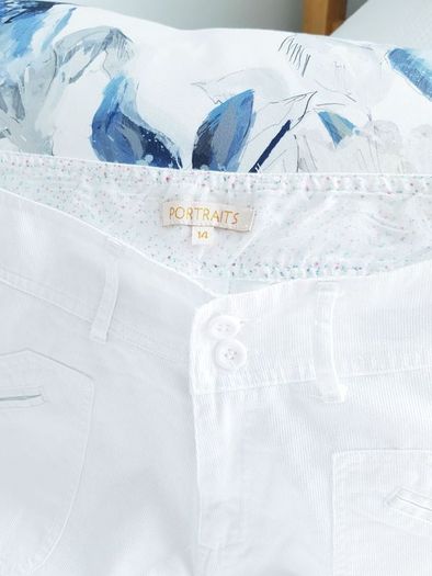 White 3/4 Length Trousers - Size 14