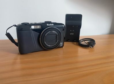 Kodak EasyShare Z950 12.0 MP Digital Camera Schneider-KREUZNACH