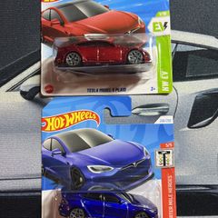 Hot wheels Tesla Model S Plaid two different cars