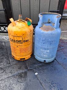 gas bottles (full)