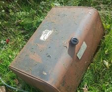 Diesel tank, 50 US gallons.