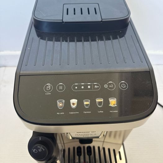 De'Longhi Bean to Cup Coffee Machine Magnifica Evo
