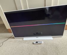 43 inch Sky Glass TV  White   Excellent Condition with remote