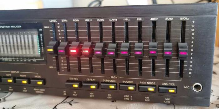 Stereo graphic equalizer Brand Acoustic Control - VQ-125, full working.