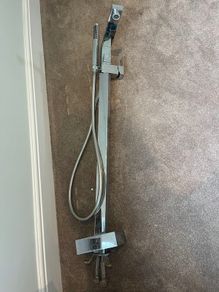 Free-standing bath tap