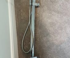 Free-standing bath tap