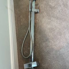 Free-standing bath tap