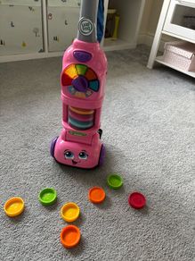 Leapfrog toy vacuum