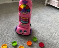 Leapfrog toy vacuum