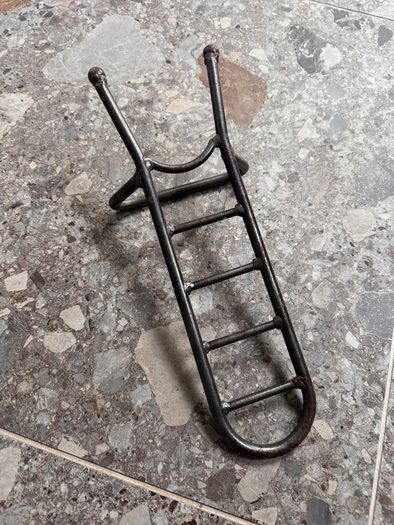 Boot jack (The Blue Door)