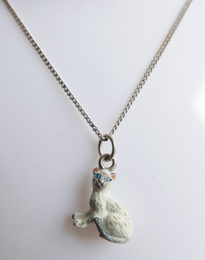 Vintage 925 Sterling Silver Cat Pendant Necklace - enamel detail