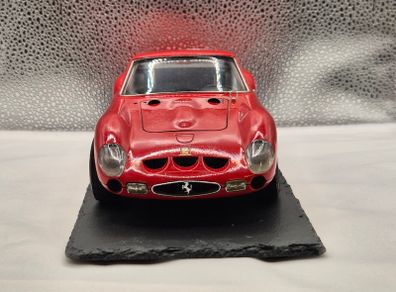 Burago 1962 Ferrari GTO Model Car