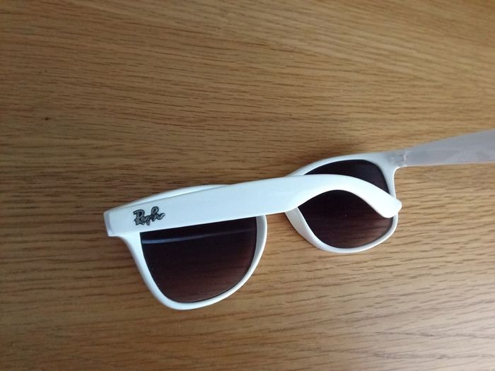 Men's/Women's Sunglasses.