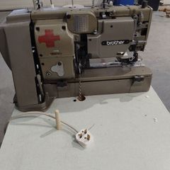 Industrial buttonhole machie
