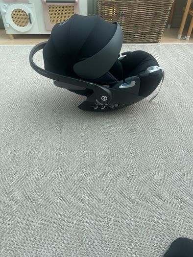 Cybex Cloud Z i-Size and Cybex Isofix