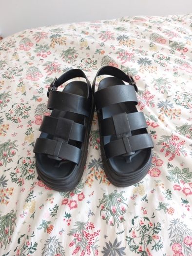 NEXT Chunky flatform sandals  size 4W