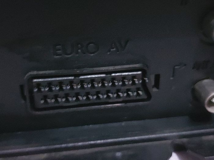 DAEWOO VHS Player, Silver, Model No. ST220PI, in excellent condition, seems to be working fine