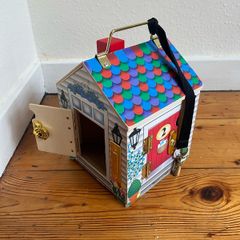 Melissa & Doug doorbell house (with dolls)